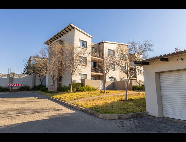 0.5 BEDROOM APARTMENT FOR SALE IN DAINFERN